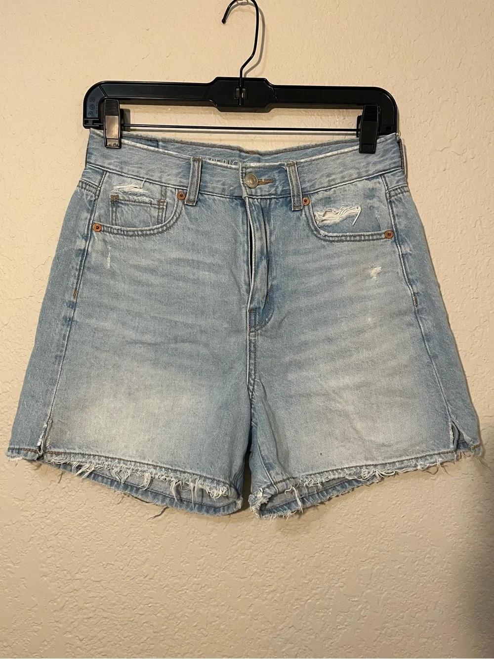 American Eagle Women’s Light Wash Denim Shorts
